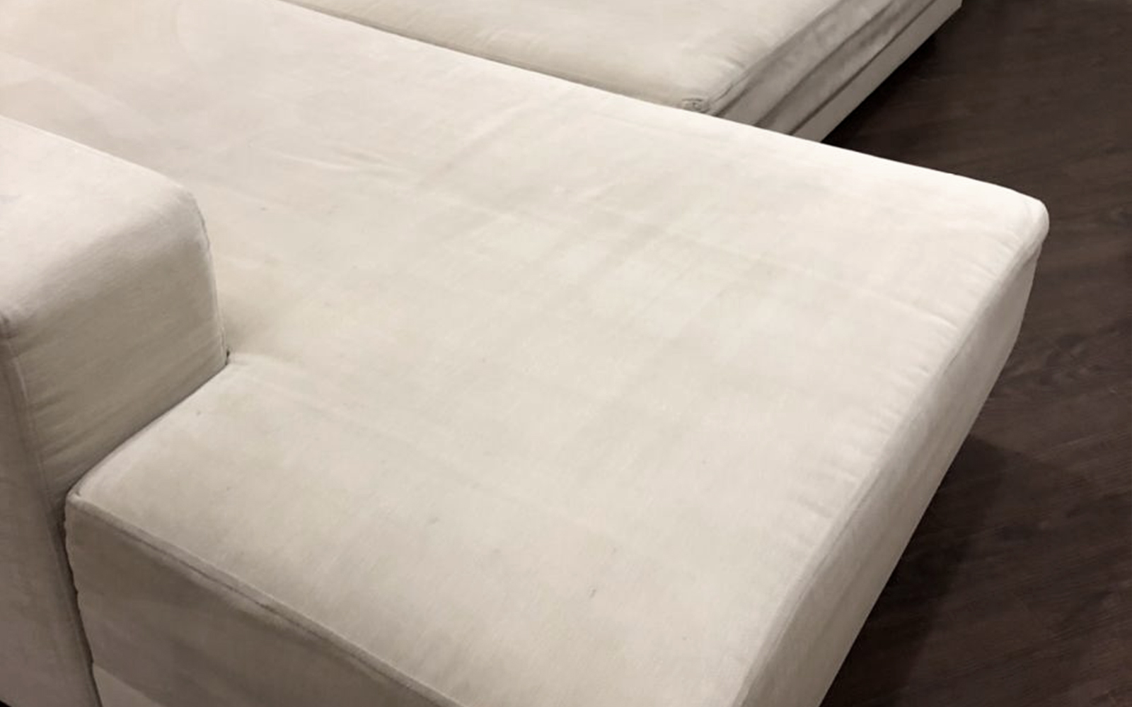 Después - Tapicería de sofá limpia y renovada